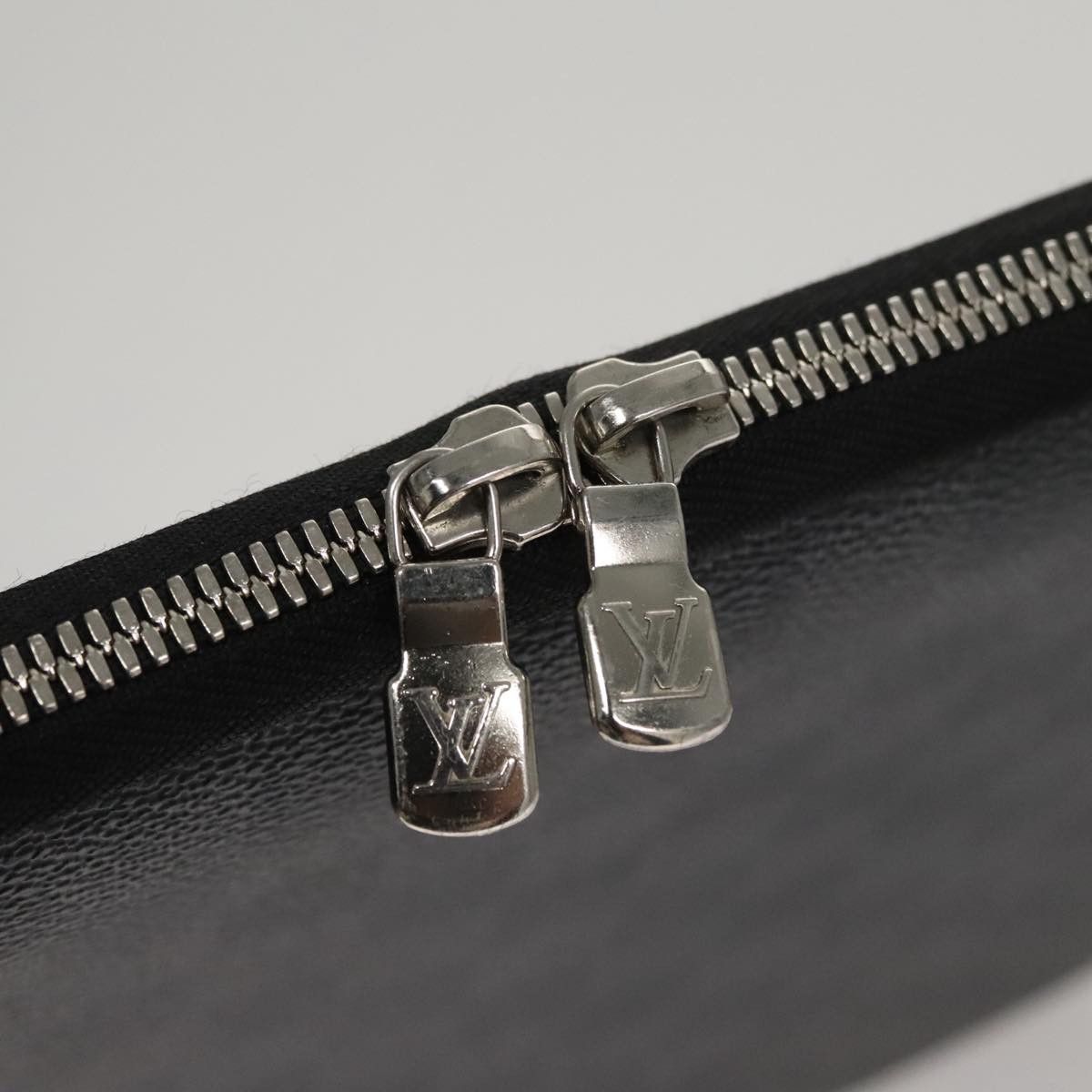 Louis Vuitton Louis Vuitton Computer sleeve clutch Size ONE SIZE - 9 Thumbnail