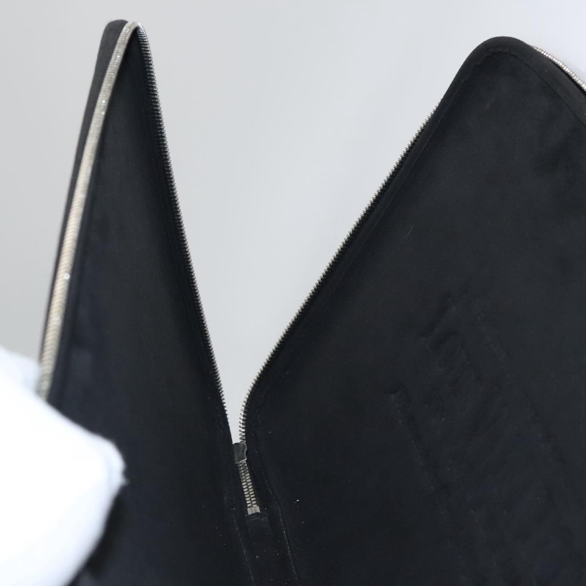 Louis Vuitton Louis Vuitton Computer sleeve clutch Size ONE SIZE - 19 Thumbnail
