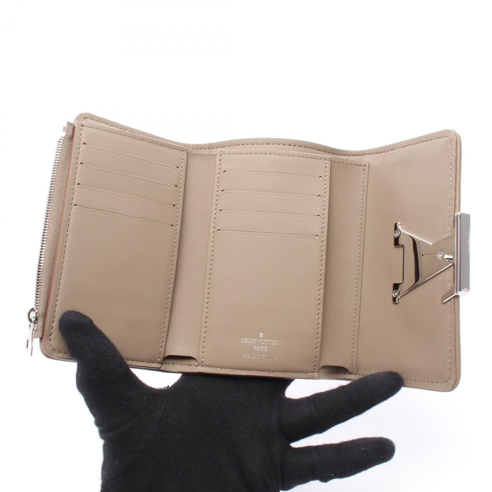 Louis Vuitton Louis Vuitton Louis Vuitton Portefeuille Capucines Compact Canvas Leather Wallet Canvas Short Wallet M83573 Size ONE SIZE - 3 Thumbnail