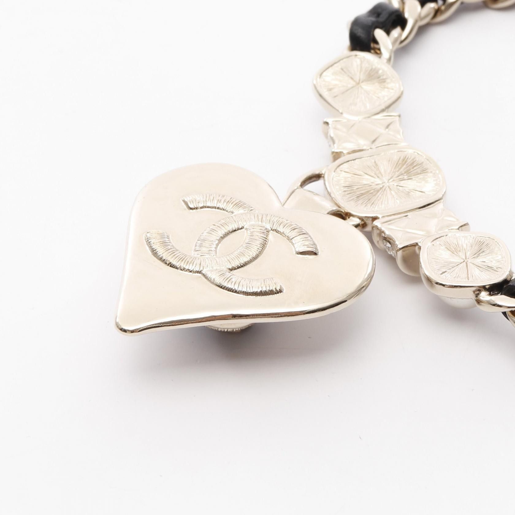 Chanel Chanel Chanel Coco Mark Heart Necklace Pearl Rhinestone Necklace Metal Necklace Size ONE SIZE - 8 Thumbnail