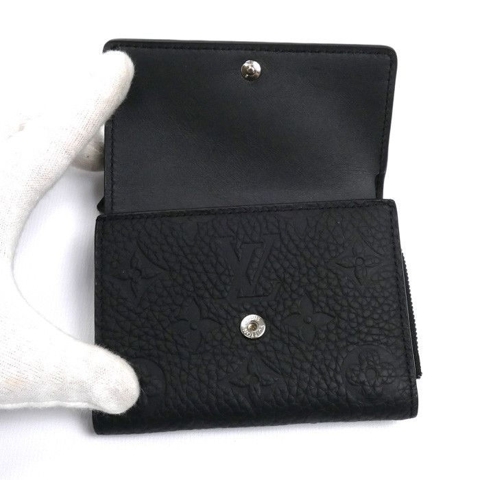 Louis Vuitton Louis Vuitton Louis Vuitton Portefeuille Pilot Taurillon Trifold Wallet Leather Short Wallet M82556 Size ONE SIZE - 3 Thumbnail