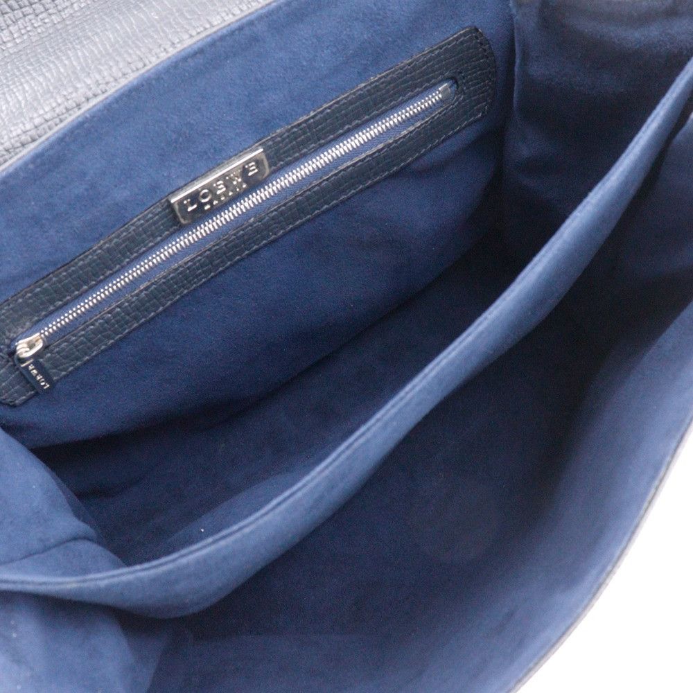 Loewe Loewe Loewe One Shoulder Leather Shoulder Bag Leather Shoulder Bag Size ONE SIZE - 8 Thumbnail