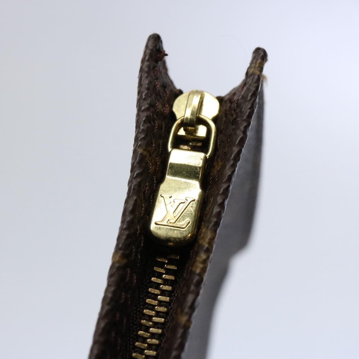 Louis Vuitton Louis Vuitton Poche Toilette 15 clutch Size ONE SIZE - 15 Thumbnail