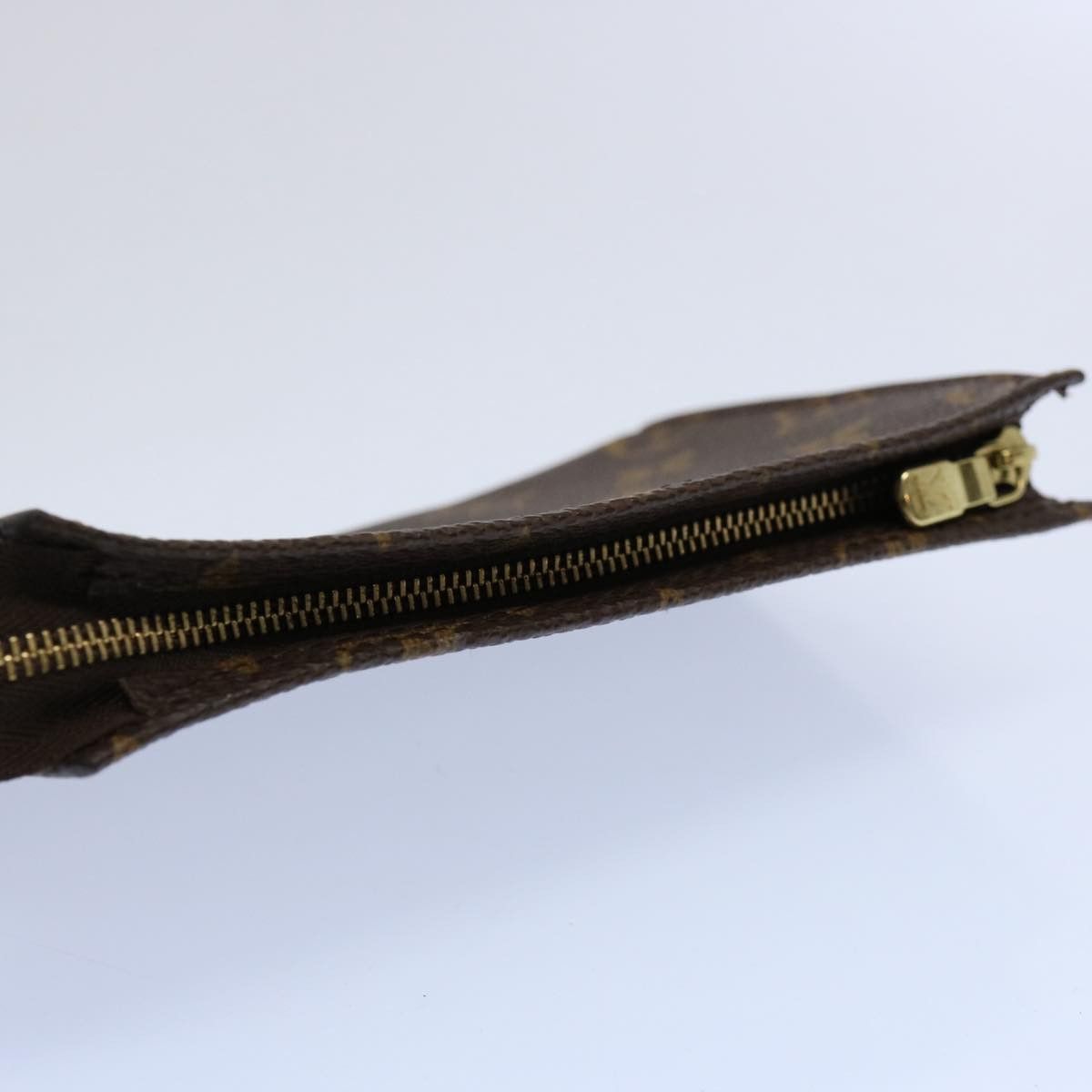 Louis Vuitton Louis Vuitton Poche Toilette 15 clutch Size ONE SIZE - 4 Thumbnail