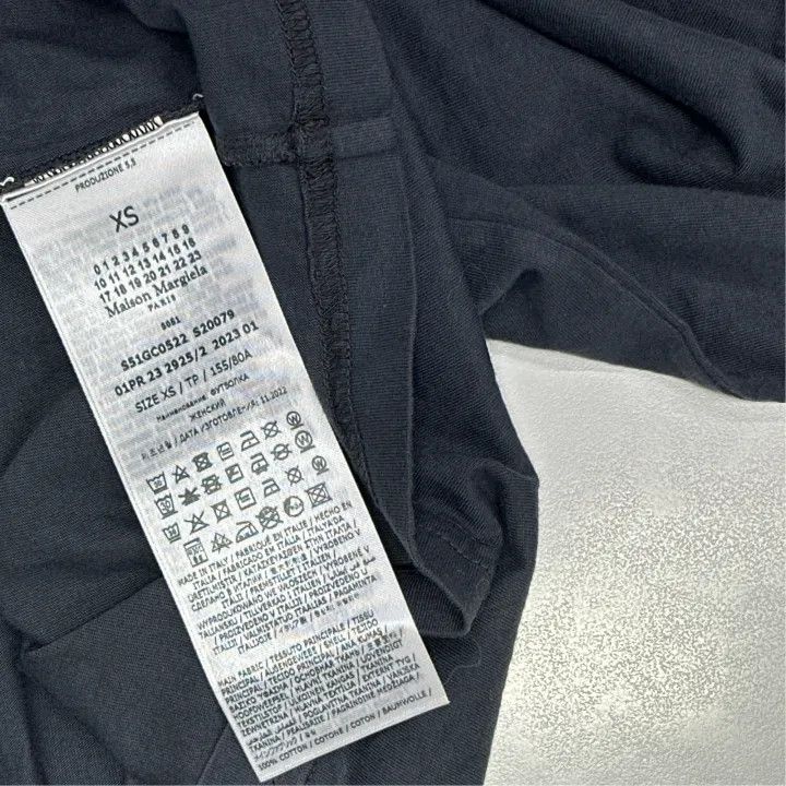 Maison Margiela Maison Margiela Black Letter Print Short Sleeve T-Shirt 0079 Size US XS / EU 42 / 0 - 4 Thumbnail