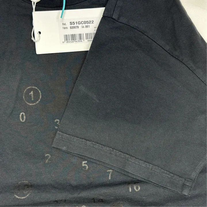 Maison Margiela Maison Margiela Black Letter Print Short Sleeve T-Shirt 0079 Size US XS / EU 42 / 0 - 5 Thumbnail