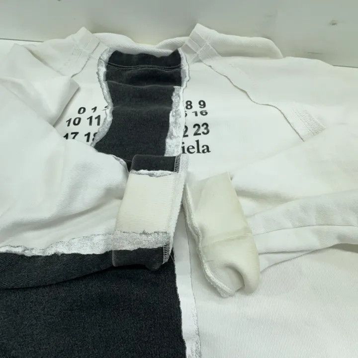 Maison Margiela Maison Margiela Color-Block Logo Print Sweatshirt 0079 Size US L / EU 52-54 / 3 - 8 Thumbnail