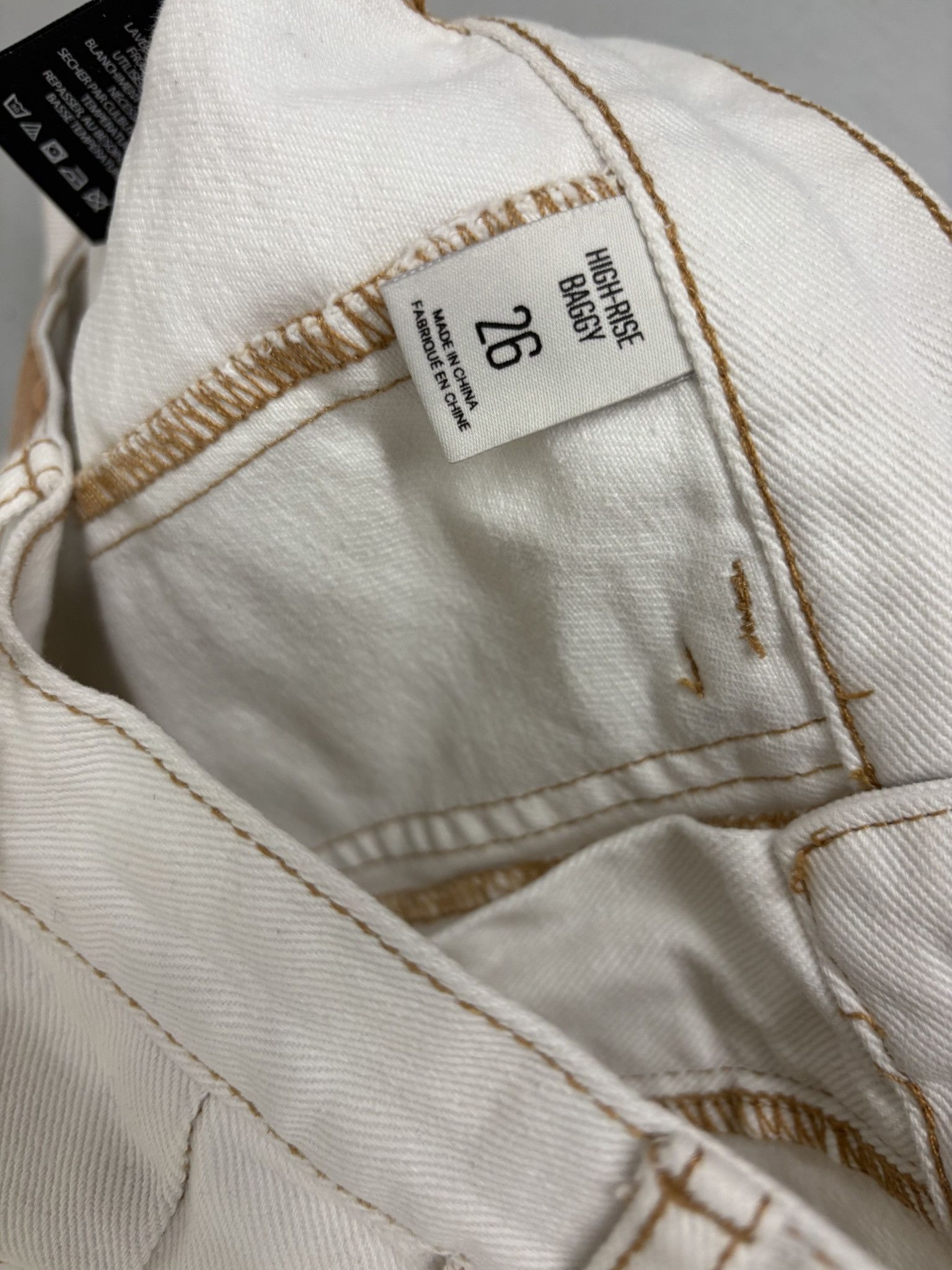 Vintage Vintage 00's Y2K BDG Urban Outfitters Contrast Stitch White Cargo Denim Jeans Size 26x30 Size US 26 / EU 42 - 3 Thumbnail