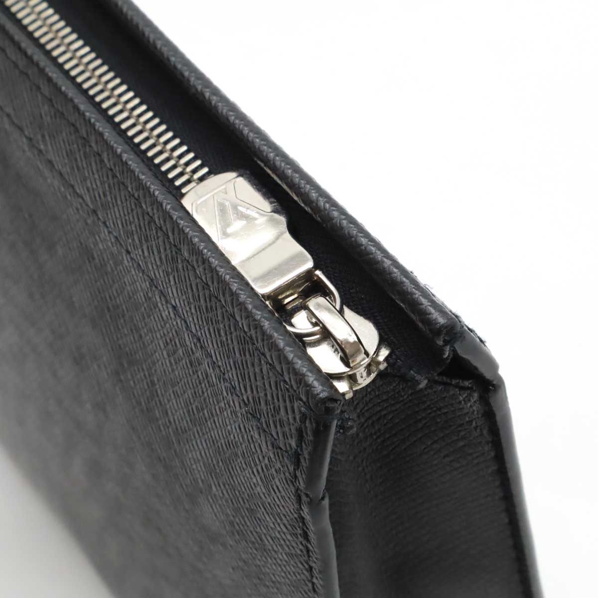 Louis Vuitton Louis Vuitton Louis Vuitton Pochette Voyage MM Calf Leather Clutch Bag Leather Clutch Bag M30547 DUTY FREE for USA Size ONE SIZE - 6 Thumbnail