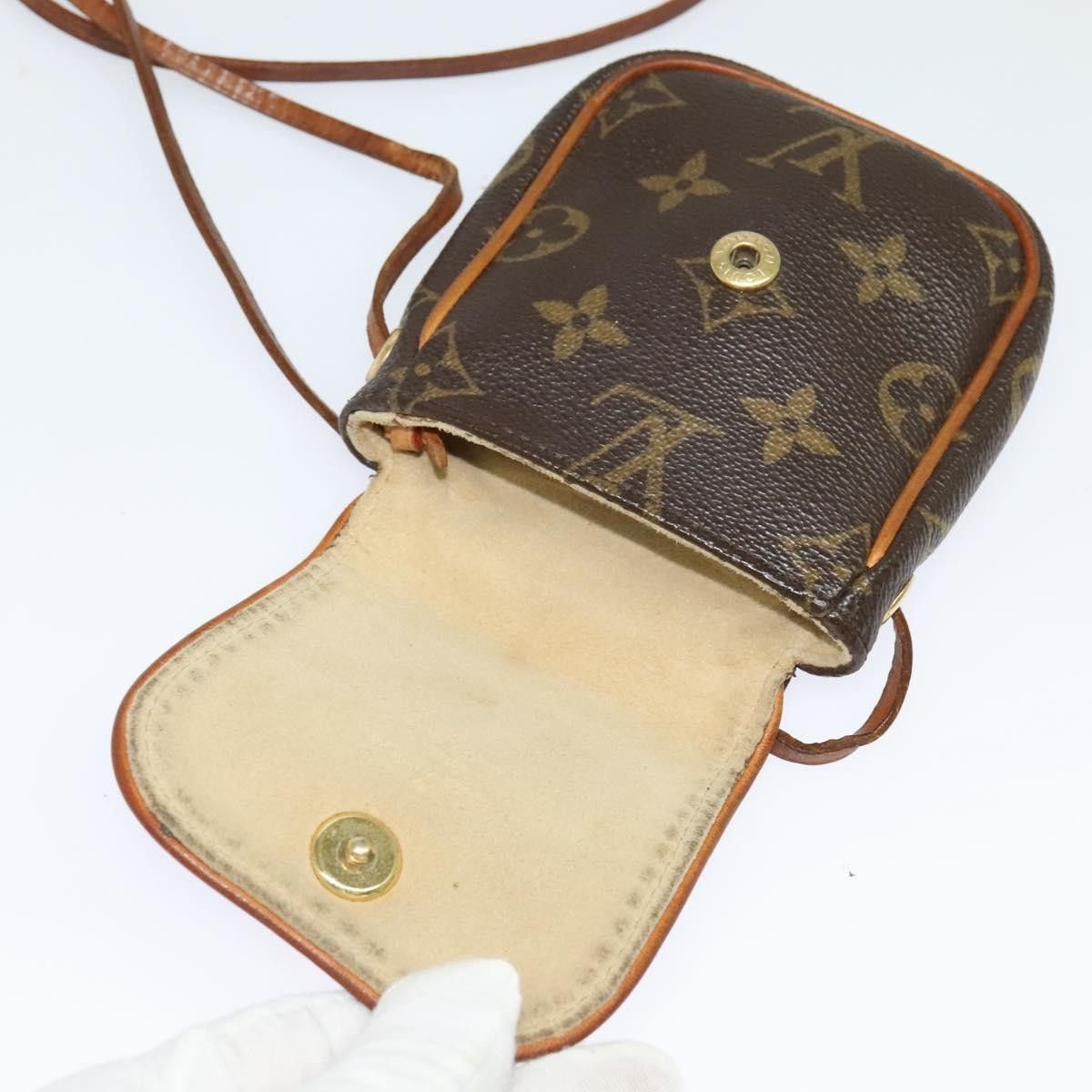 Louis Vuitton Louis Vuitton Cancun clutch Size ONE SIZE - 18 Thumbnail