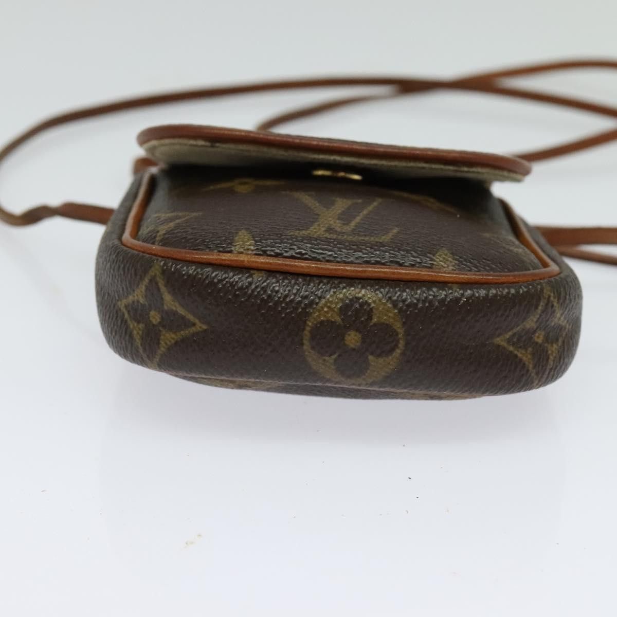 Louis Vuitton Louis Vuitton Cancun clutch Size ONE SIZE - 17 Thumbnail