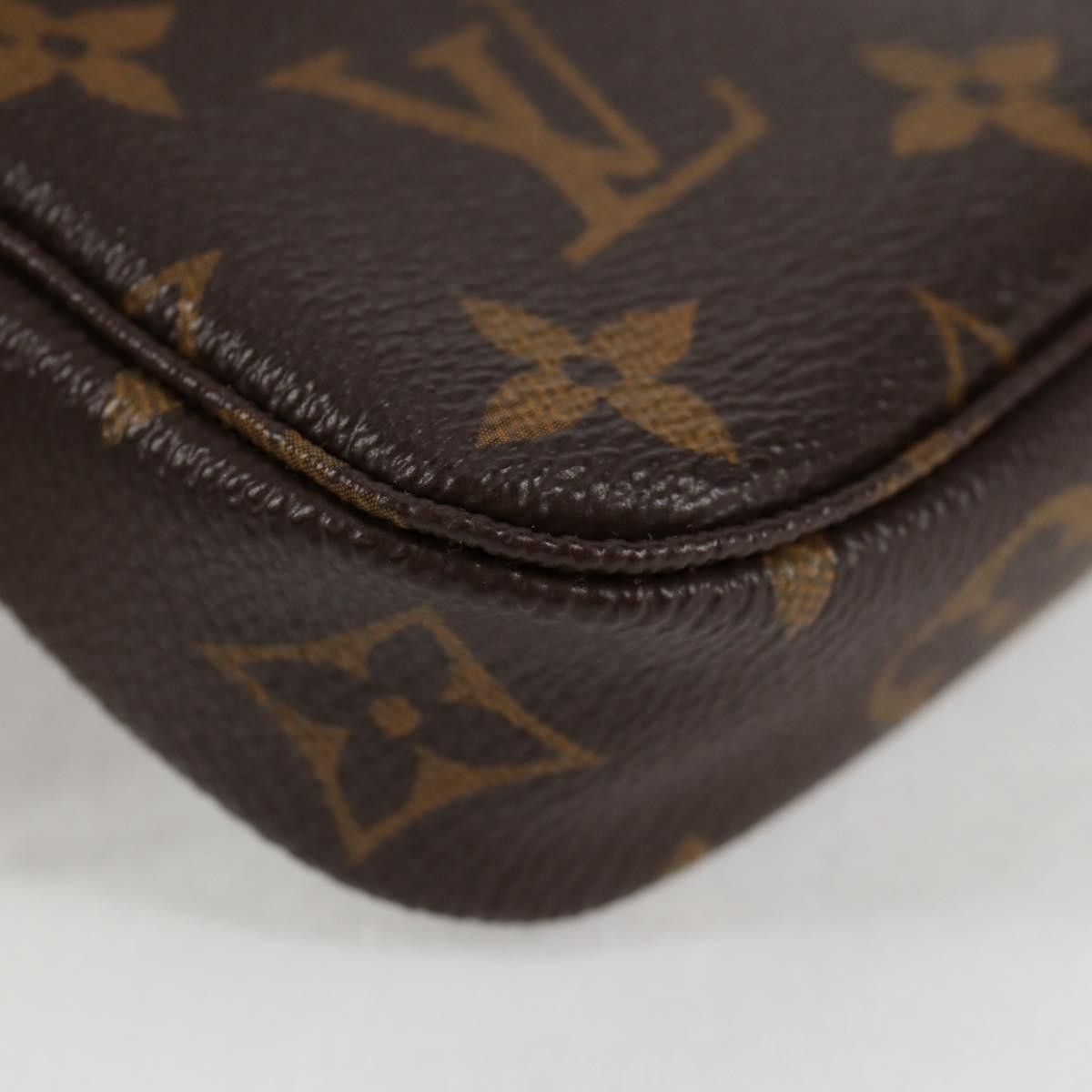 Louis Vuitton Louis Vuitton Mini Pochette Accessoires clutch Size ONE SIZE - 6 Thumbnail