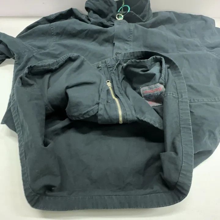 Barbour Barbour Long Sleeve Buttoned Coat 0079 Size US XXL / EU 58 / 5 - 13 Thumbnail