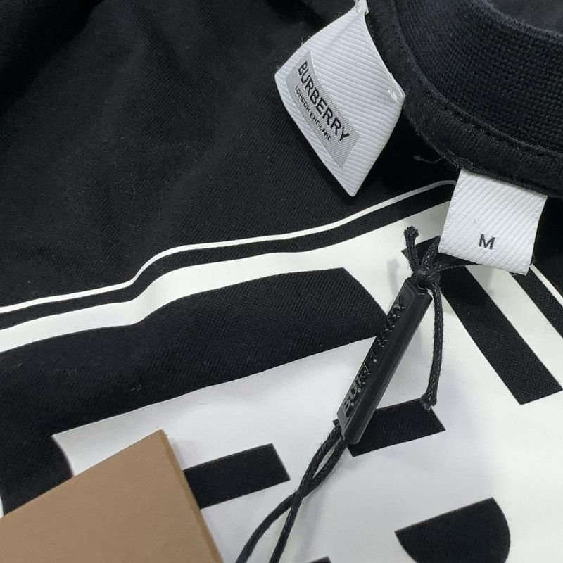 Burberry Burberry Graphic Cotton T-shirt for Men 0079 Size US M / EU 48-50 / 2 - 7 Thumbnail