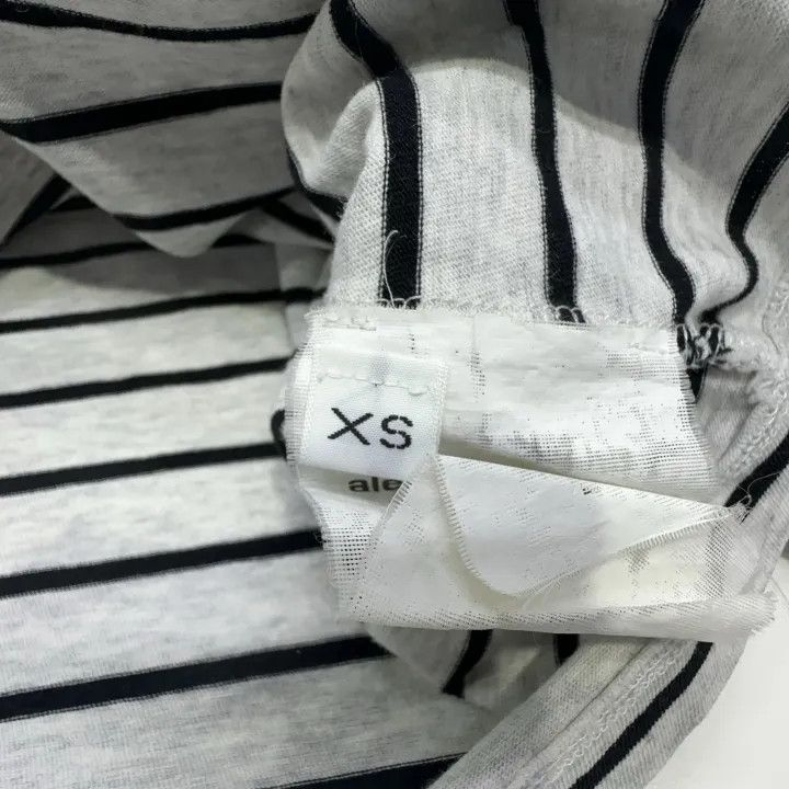 Alexander Wang Alexander Wang Striped Crop Long Sleeve T-Shirt 0079 Size XS / US 0-2 / IT 36-38 - 4 Thumbnail
