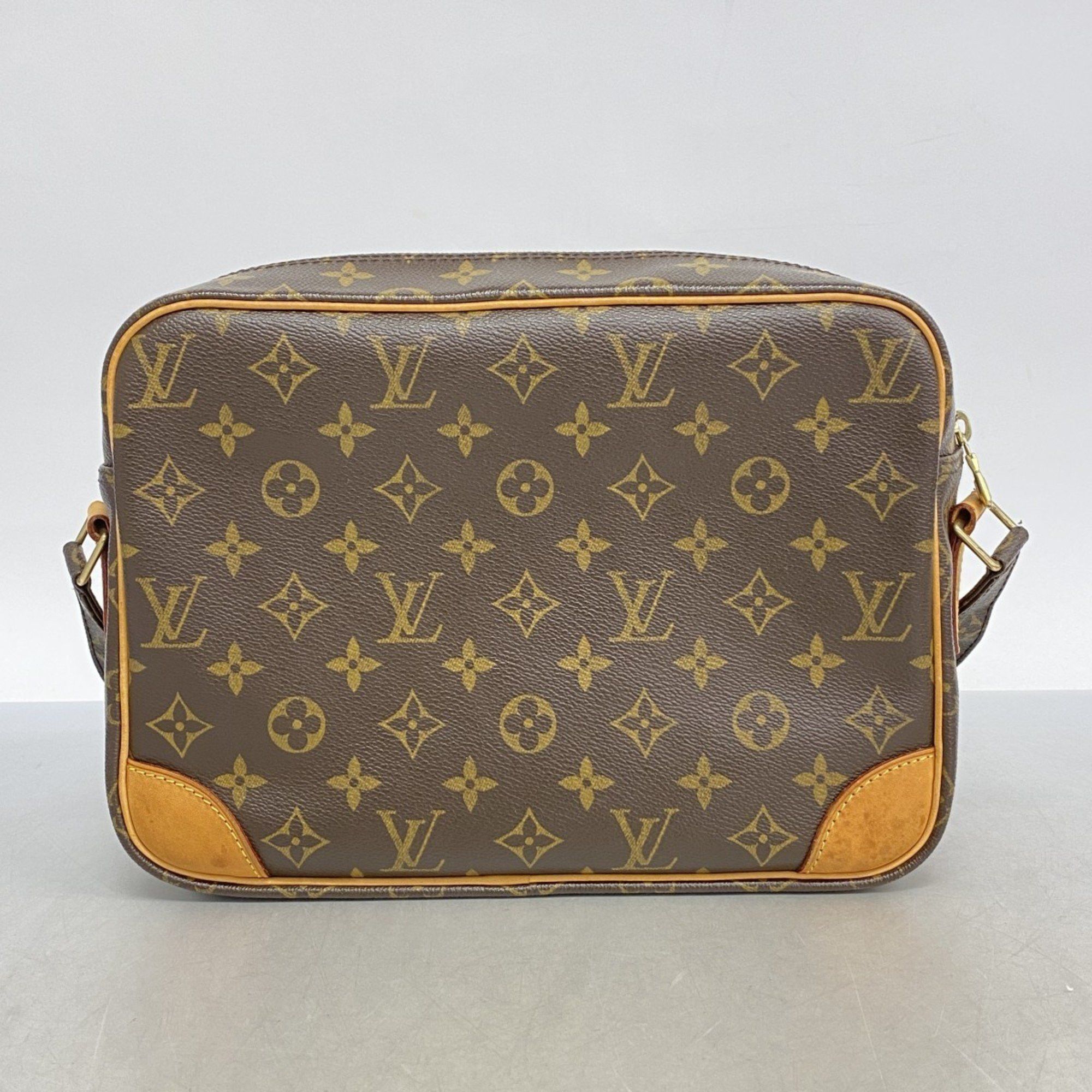 Louis Vuitton Louis Vuitton Nile shoulder Size ONE SIZE - 2 Thumbnail