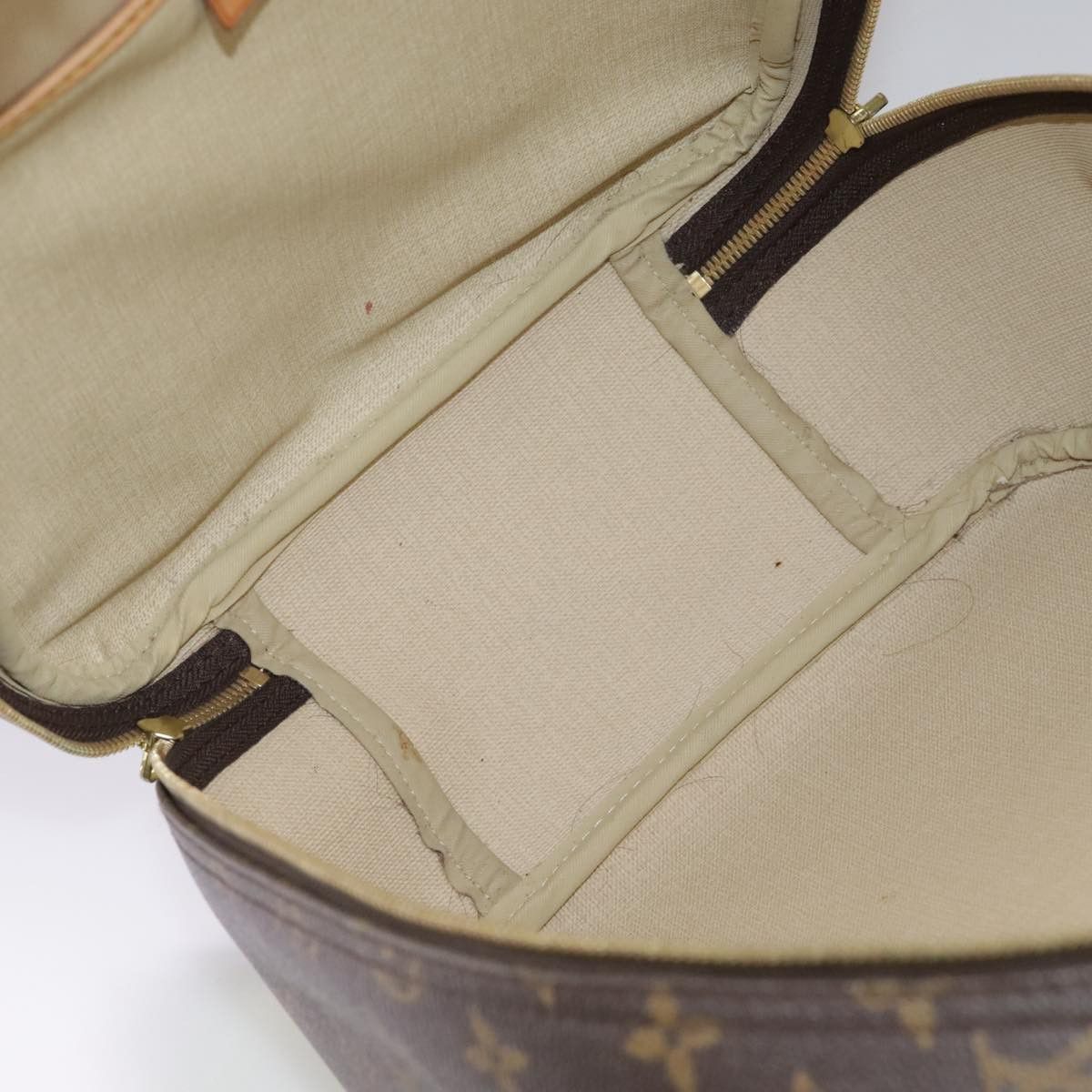 Louis Vuitton Louis Vuitton Excursion handbag Size ONE SIZE - 12 Thumbnail