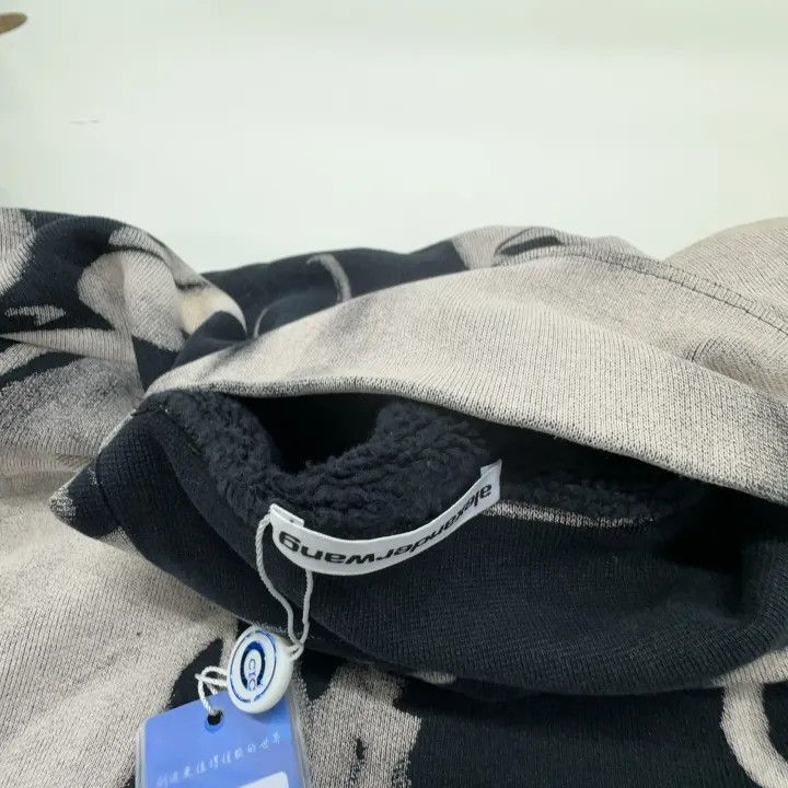 Alexander Wang Alexander Wang Heart Print High Neck Sweatshirt 0079 Size XS / US 0-2 / IT 36-38 - 5 Thumbnail