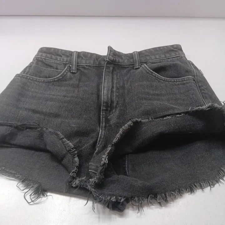 Alexander Wang Alexander Wang Distressed Raw Hem Denim Shorts 0079 Size 26" / US 2 / IT 38 - 7 Thumbnail