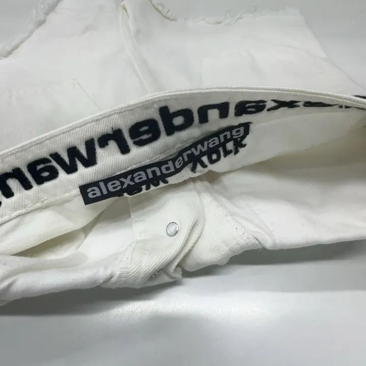 Alexander Wang Alexander Wang Distressed White Denim Shorts 0079 Size 27" / US 4 / IT 40 - 6 Thumbnail