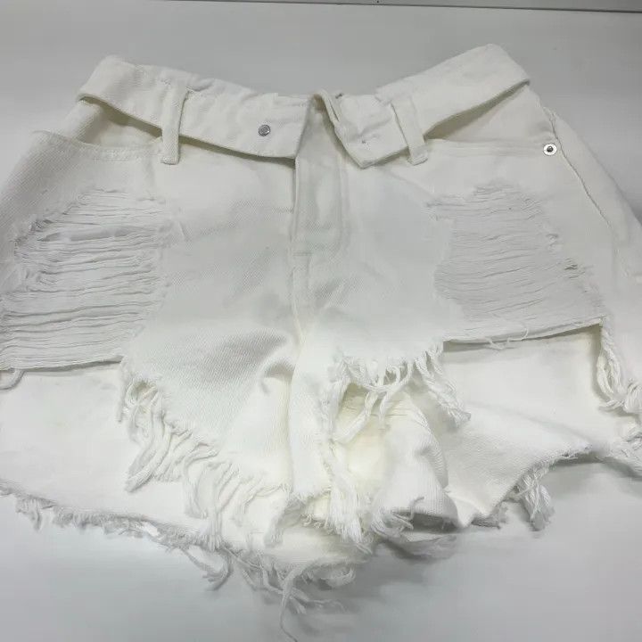 Alexander Wang Alexander Wang Distressed White Denim Shorts 0079 Size 27" / US 4 / IT 40 - 7 Thumbnail