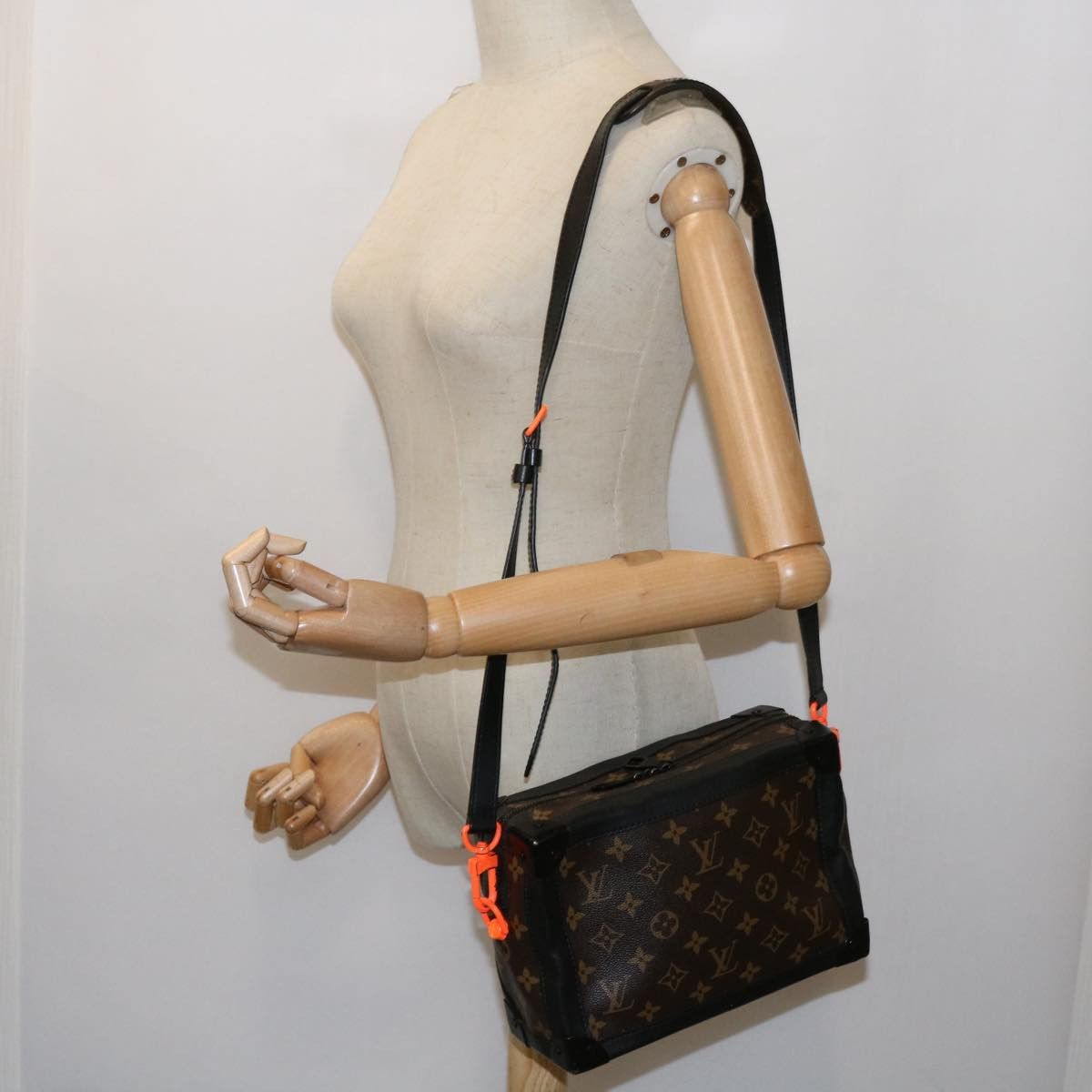 Louis Vuitton Louis Vuitton Trunk shoulder Size ONE SIZE - 7 Thumbnail