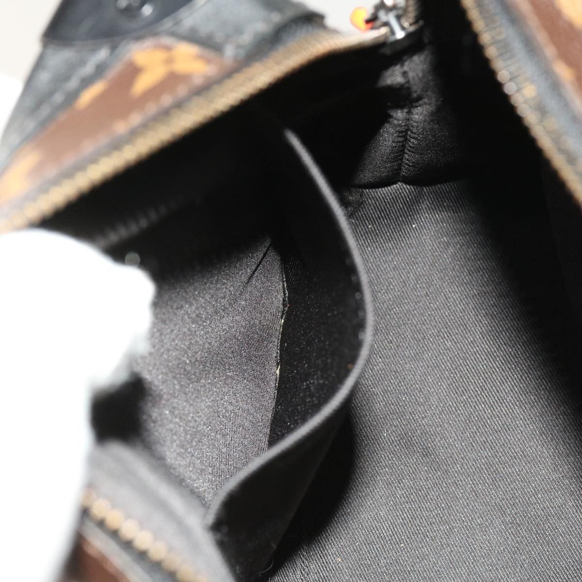 Louis Vuitton Louis Vuitton Trunk shoulder Size ONE SIZE - 24 Thumbnail
