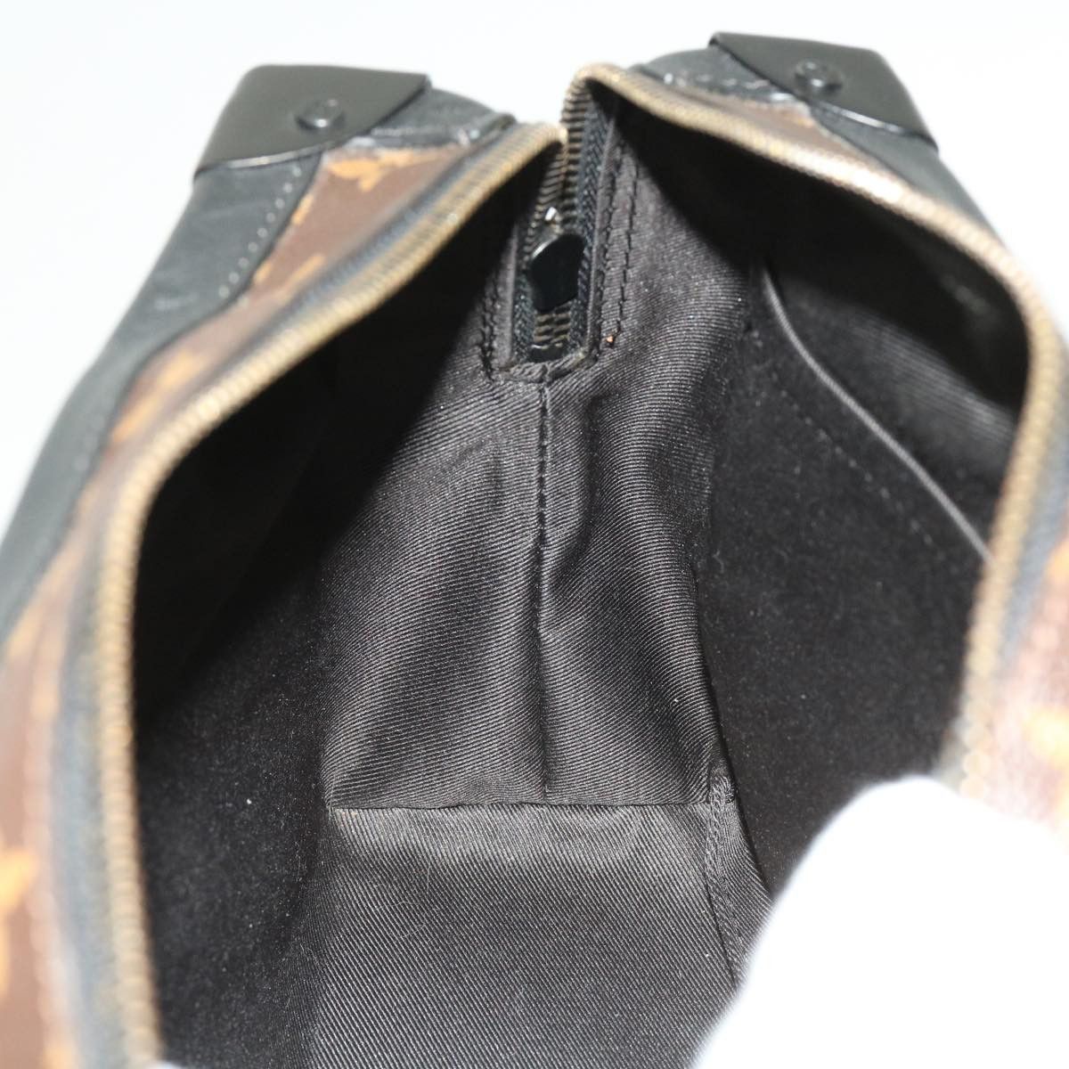 Louis Vuitton Louis Vuitton Trunk shoulder Size ONE SIZE - 23 Thumbnail