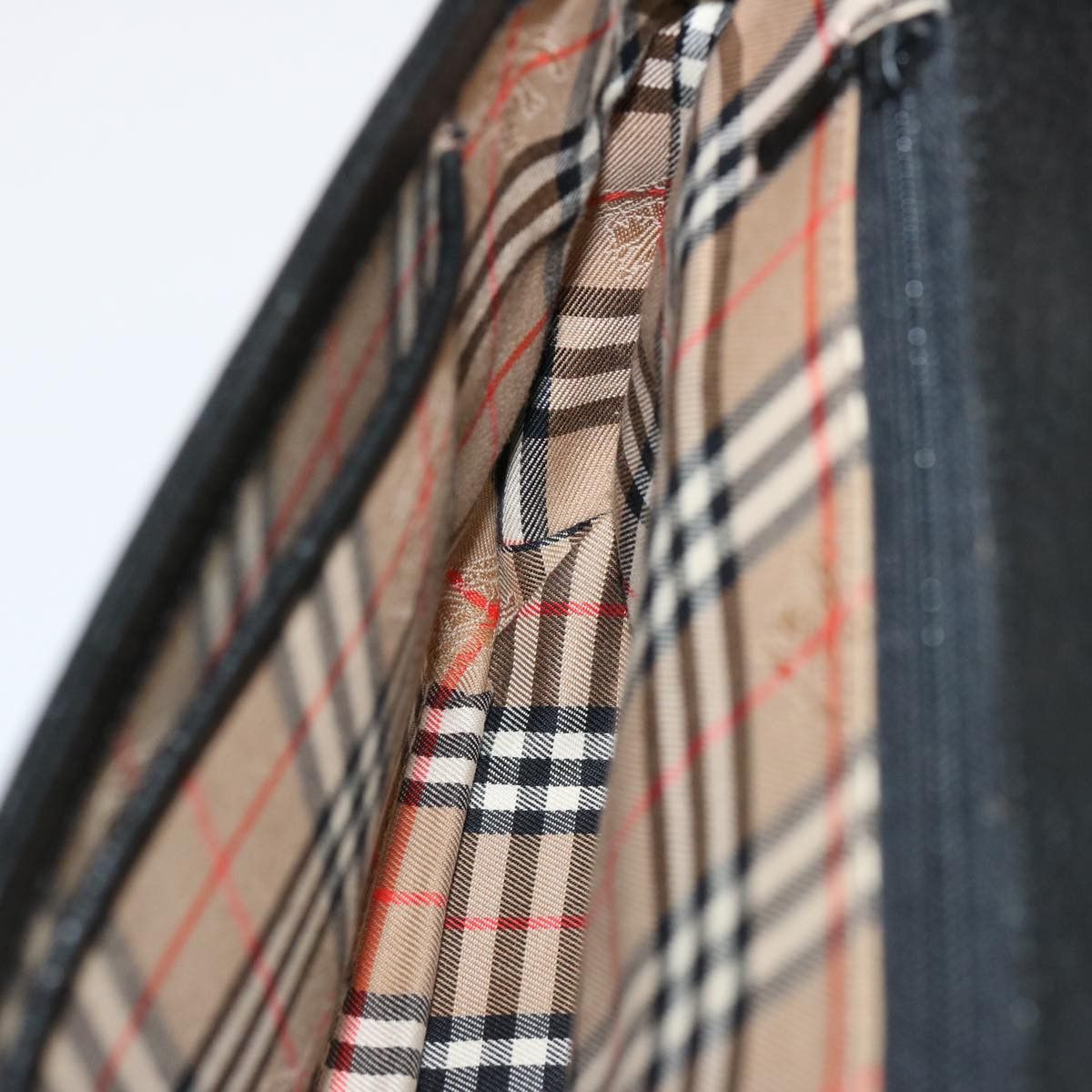 Burberry Burberry Vintage Check handbag Size ONE SIZE - 18 Thumbnail