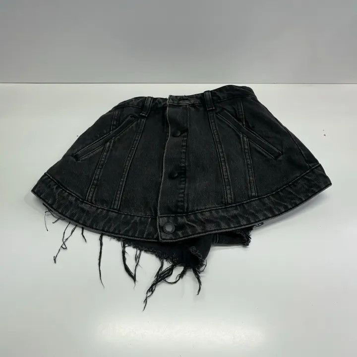 Alexander Wang Alexander Wang Vintage Black Denim Shorts for Women 0079 Size 24" / US 00 / IT 34 - 8 Thumbnail