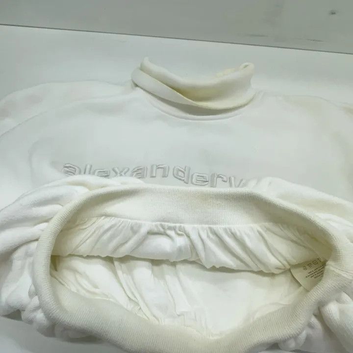 Alexander Wang Alexander Wang Logo Embroidered Crop Sweatshirt 0079 Size XS / US 0-2 / IT 36-38 - 7 Thumbnail