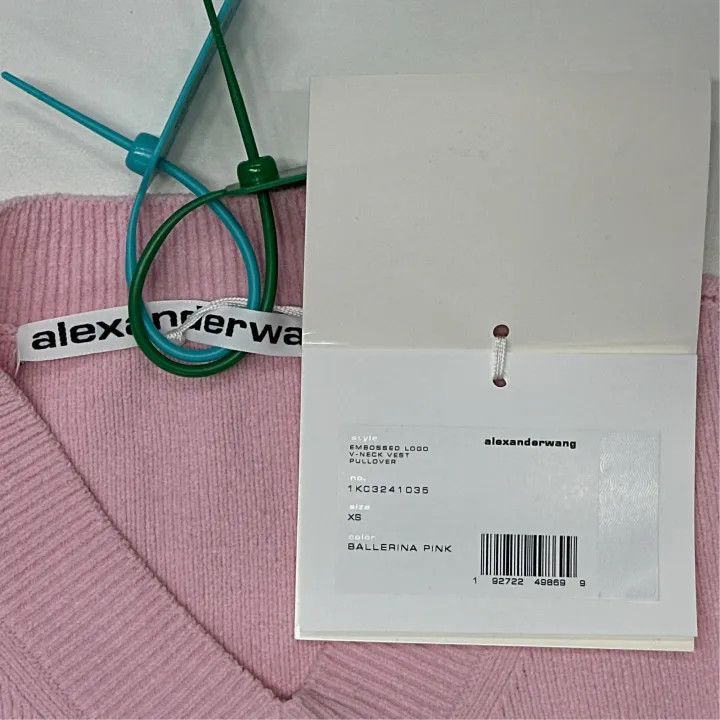 Alexander Wang Alexander Wang V-Neck Cropped Vest in Ballet Pink 0079 Size XS / US 0-2 / IT 36-38 - 2 Thumbnail