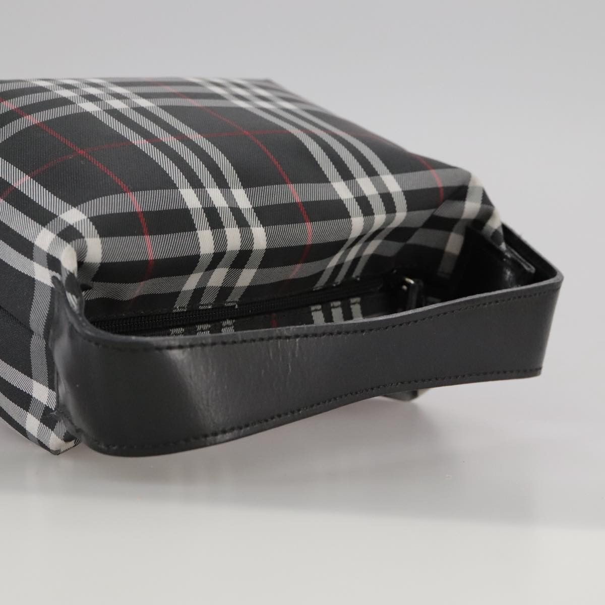 Burberry Burberry Nova Check handbag Size ONE SIZE - 5 Thumbnail