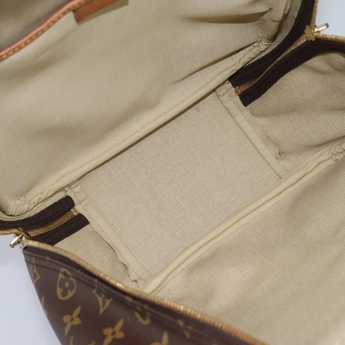 Louis Vuitton Louis Vuitton Excursion handbag Size ONE SIZE - 17 Thumbnail