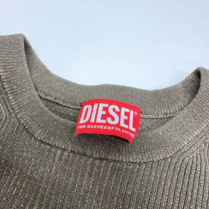 Diesel Diesel FW22 Metal Cutout Logo Tank Top 0079 Size L / US 10 / IT 46 - 4 Thumbnail