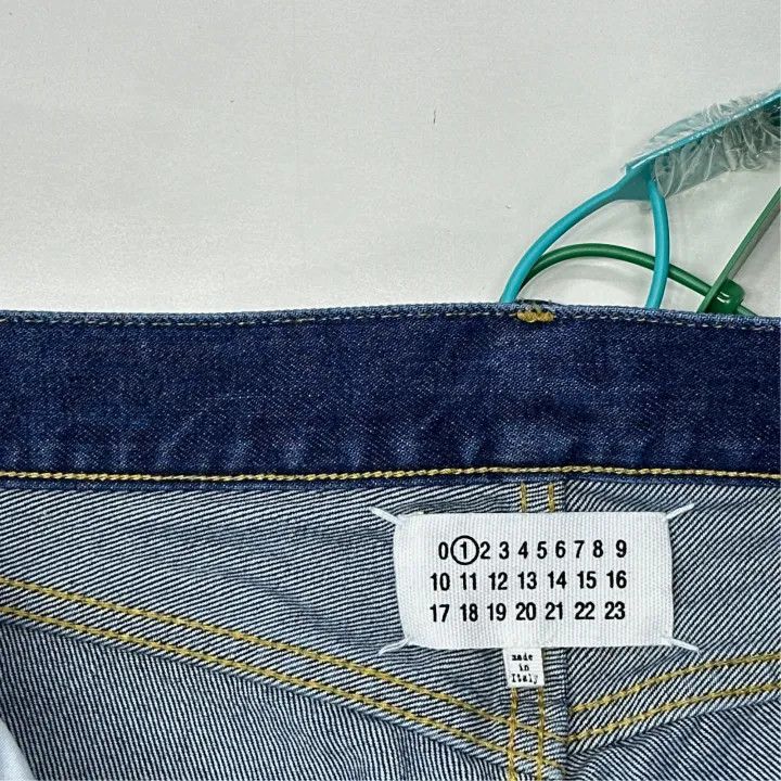 Maison Margiela Maison Margiela Women's Straight-Leg Denim Pants 0079 Size 27" / US 4 / IT 40 - 2 Thumbnail