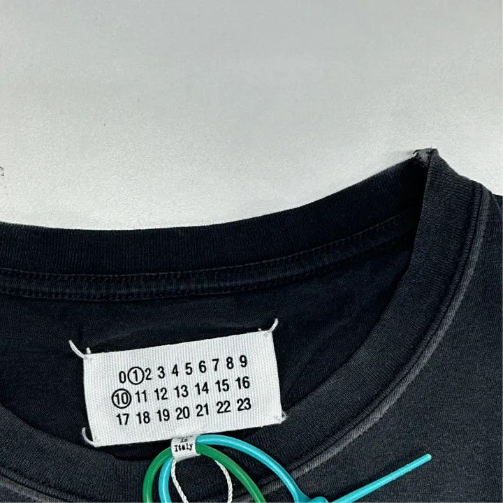 Maison Margiela Maison Margiela Gray Casual Logo T-Shirt 0079 Size L / US 10 / IT 46 - 2 Thumbnail