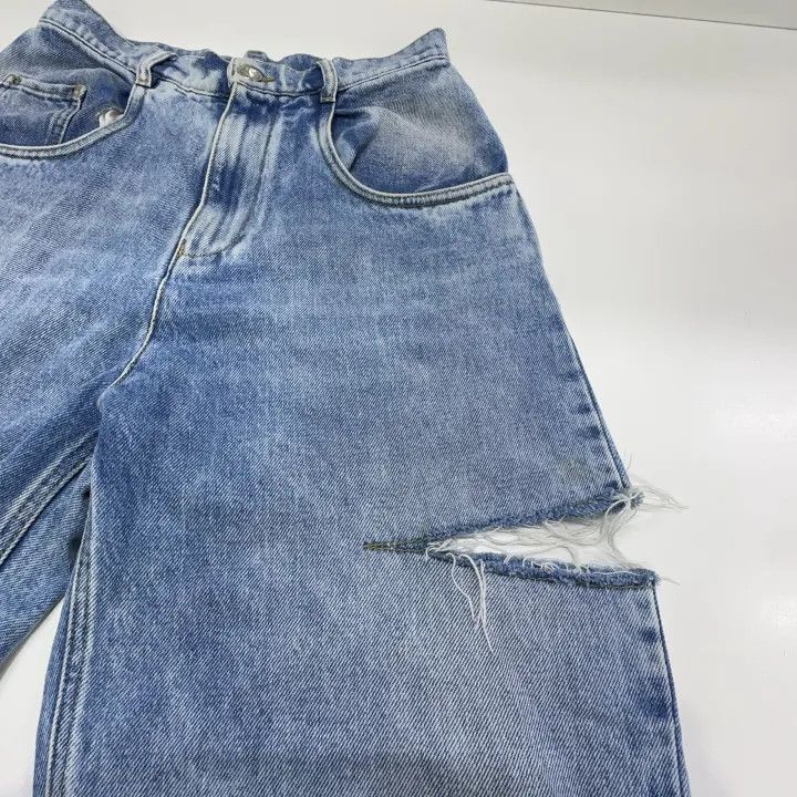 Maison Margiela Maison Margiela High-Waisted Distressed Denim Pants 0079 Size 40" / US 18 - 8 Thumbnail