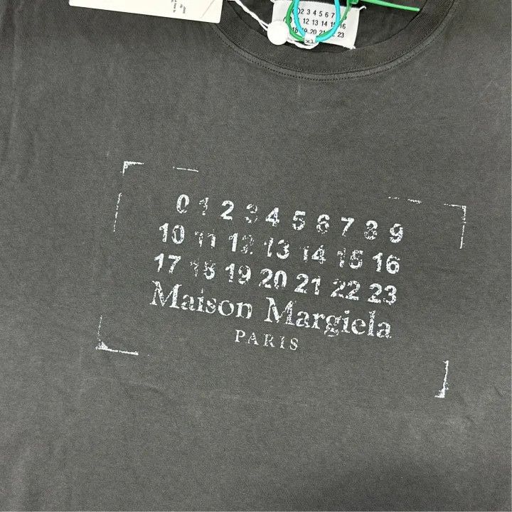 Maison Margiela Maison Margiela SS25 Logo Print Short Sleeve T-shirt 0079 Size XL / US 12-14 / IT 48-50 - 8 Thumbnail