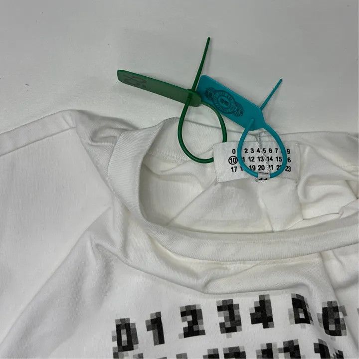 Maison Margiela Maison Margiela White Logo Print Short Sleeve T-Shirt 0079 Size L / US 10 / IT 46 - 5 Thumbnail