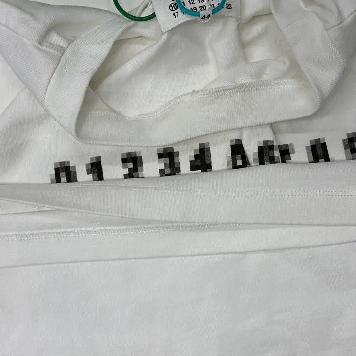 Maison Margiela Maison Margiela White Logo Print Short Sleeve T-Shirt 0079 Size L / US 10 / IT 46 - 6 Thumbnail