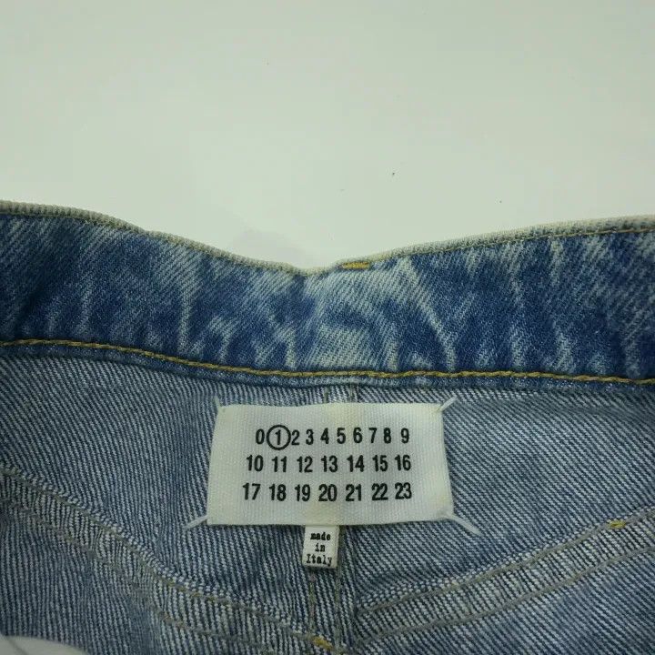Maison Margiela Maison Margiela Distressed High-Waisted Denim Pants 0079 Size 36" / US 14 / IT 50 - 4 Thumbnail