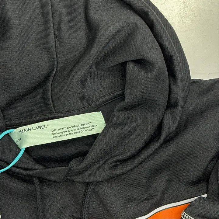 Off-White Off-White Graphic Hoodie in Black 0079 Size US M / EU 48-50 / 2 - 3 Thumbnail