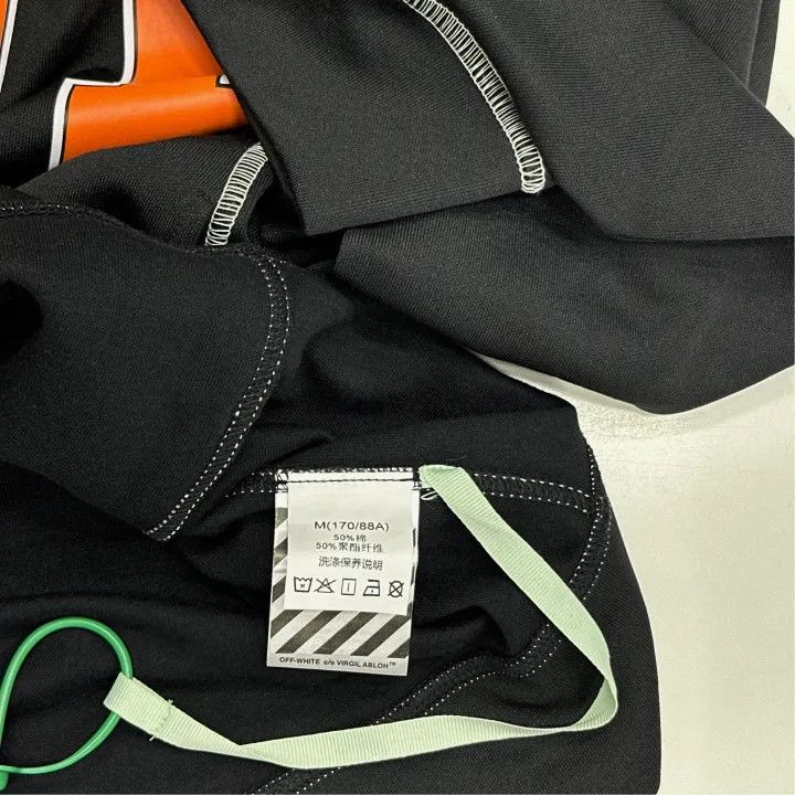 Off-White Off-White Graphic Hoodie in Black 0079 Size US M / EU 48-50 / 2 - 2 Thumbnail