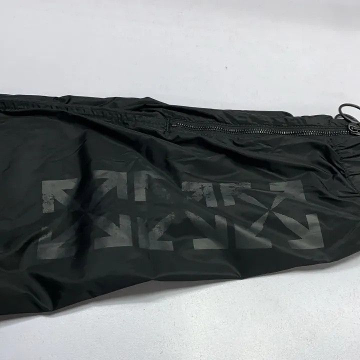 Off-White Off-White SS21 Black Cargo Pants for Men 0079 Size US 30 / EU 46 - 10 Thumbnail