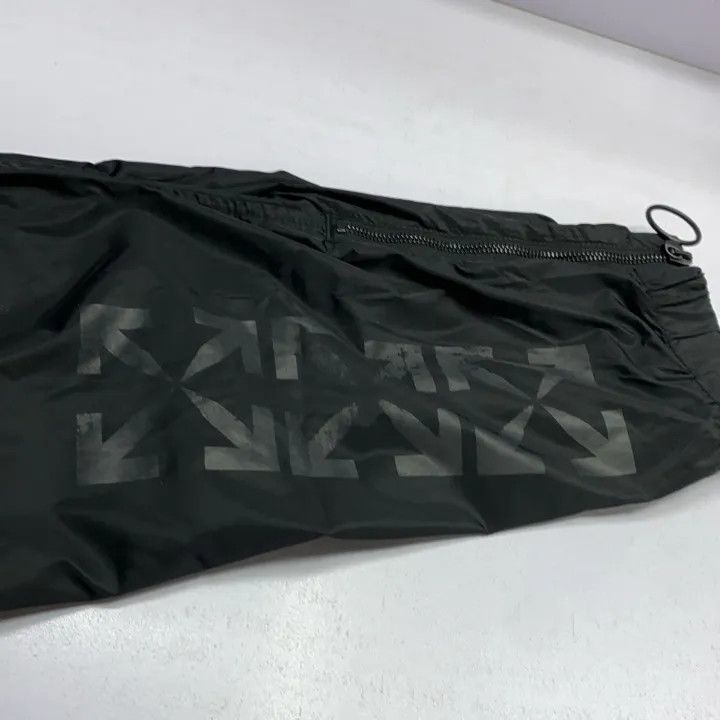 Off-White Off-White SS21 Black Cargo Pants for Men 0079 Size US 30 / EU 46 - 7 Thumbnail