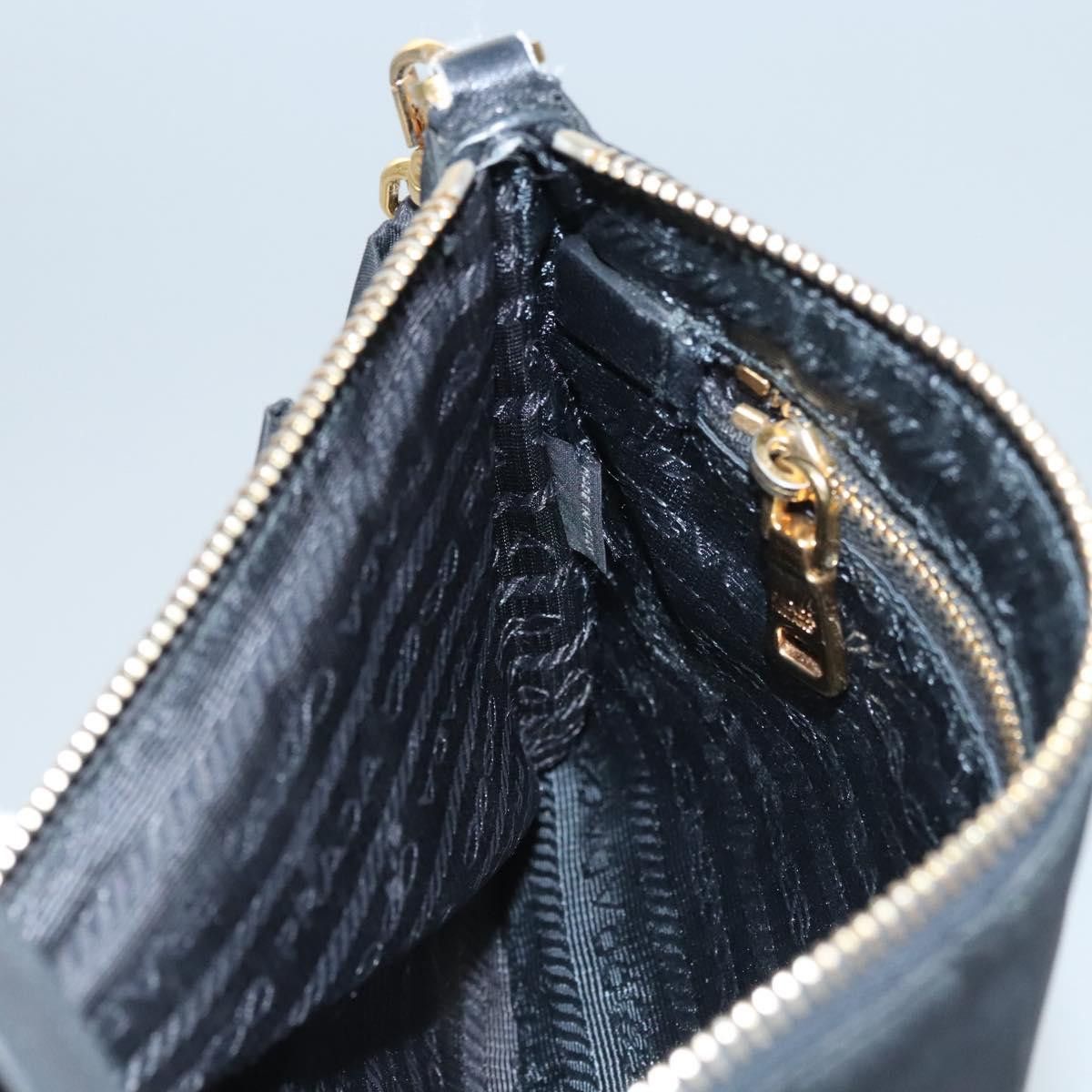 Prada Prada Re-Nylon handbag Size ONE SIZE - 17 Thumbnail