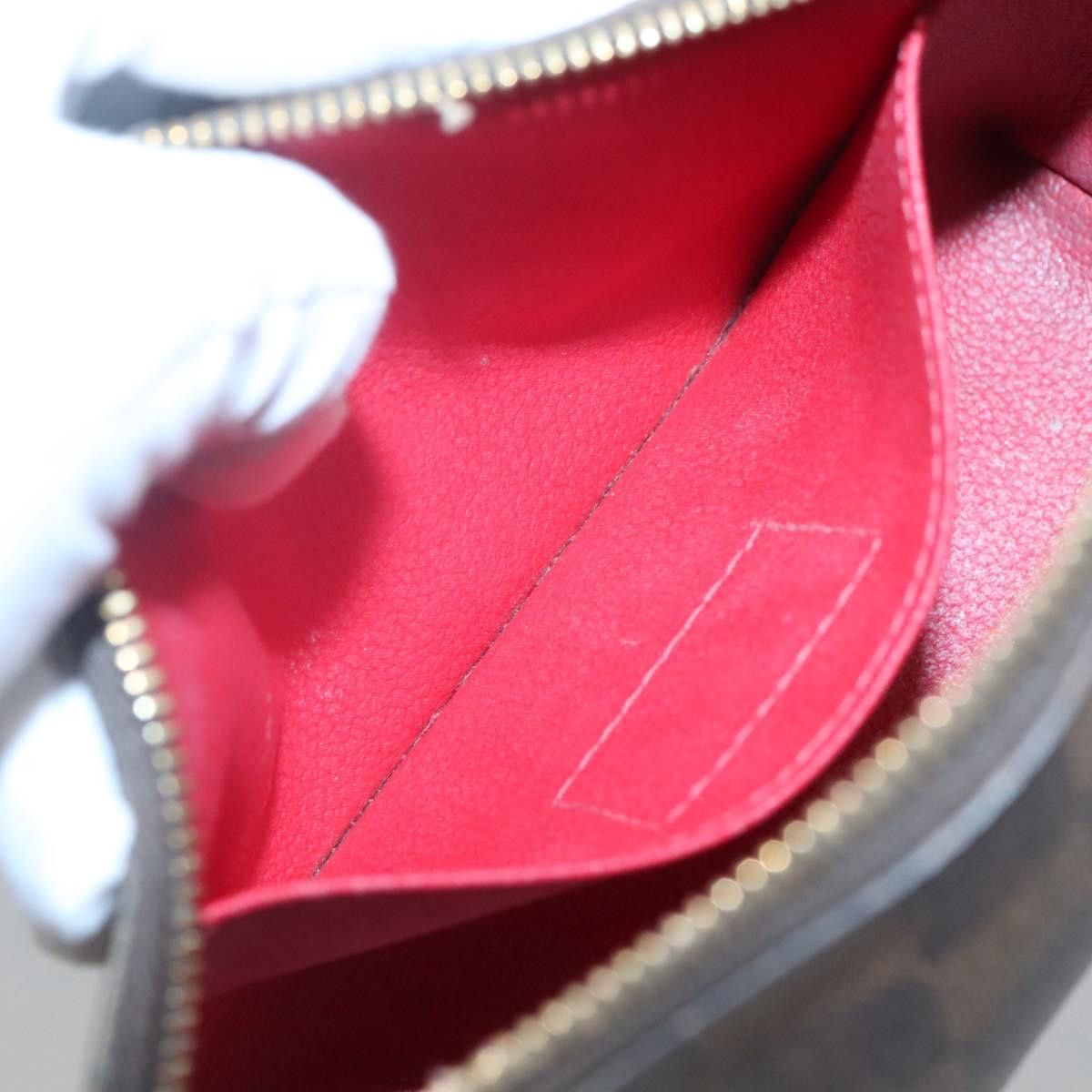 Louis Vuitton Louis Vuitton Cosmetic Pouch clutch Size ONE SIZE - 12 Thumbnail