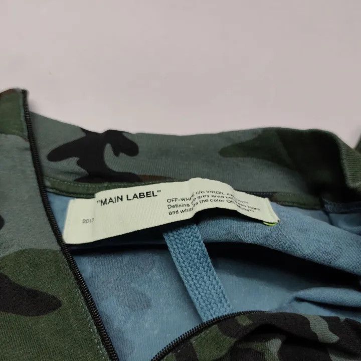 Off-White OFF-WHITE Camouflage Print Half-Zip Long Sleeve T-Shirt 0079 Size US S / EU 44-46 / 1 - 4 Thumbnail