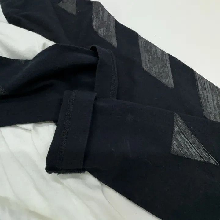 Off-White Contrast Sleeve Long Sleeve T-Shirt 0079